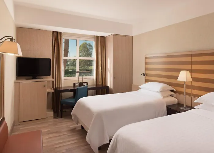 Sheraton Parco De Medici מלון