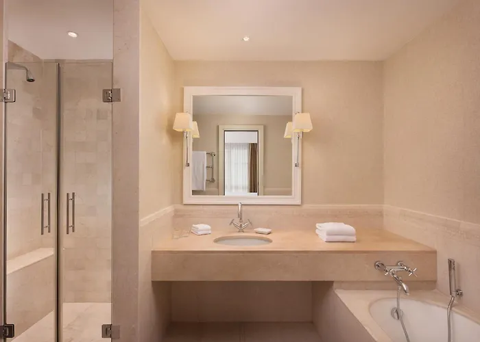 מלון Sheraton Parco De Medici 4*